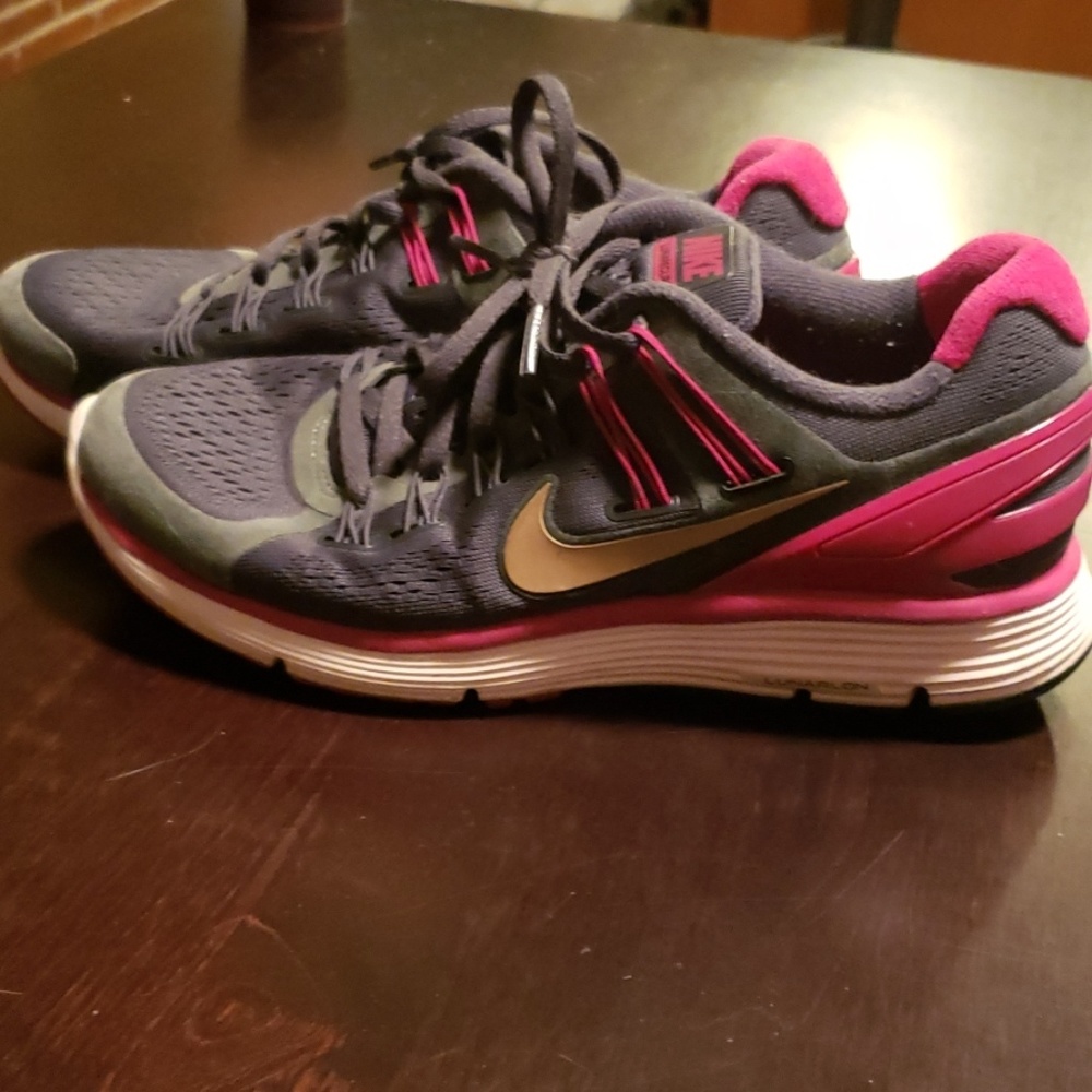 Womens nike shoes